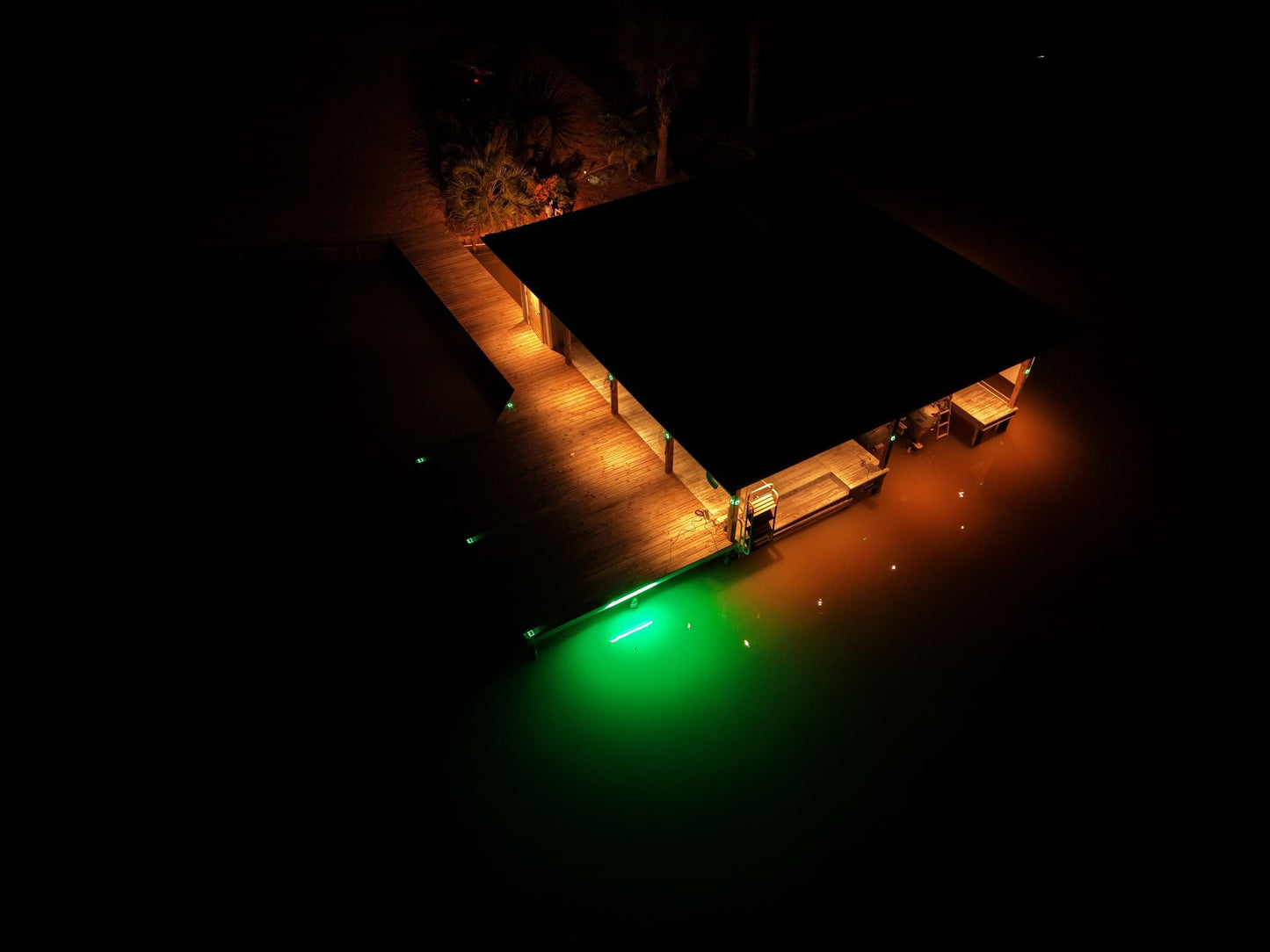 HydroGlow DM260G DockMaster Above Water Dock Light-Green product image 10